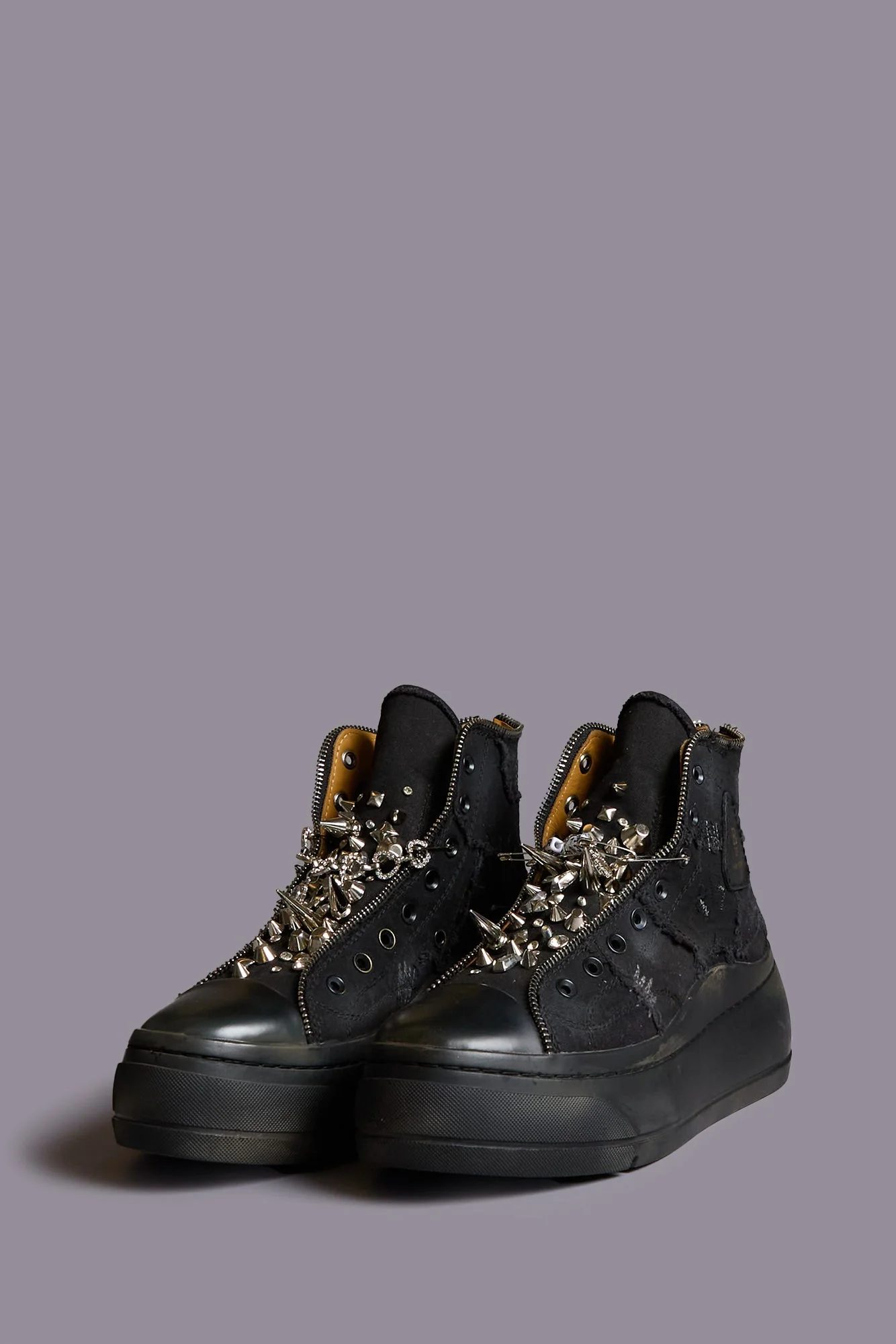 LACE FREE KURT HIGH TOP - BLACK CANVAS W FRAYED AND STUDS - Image 4